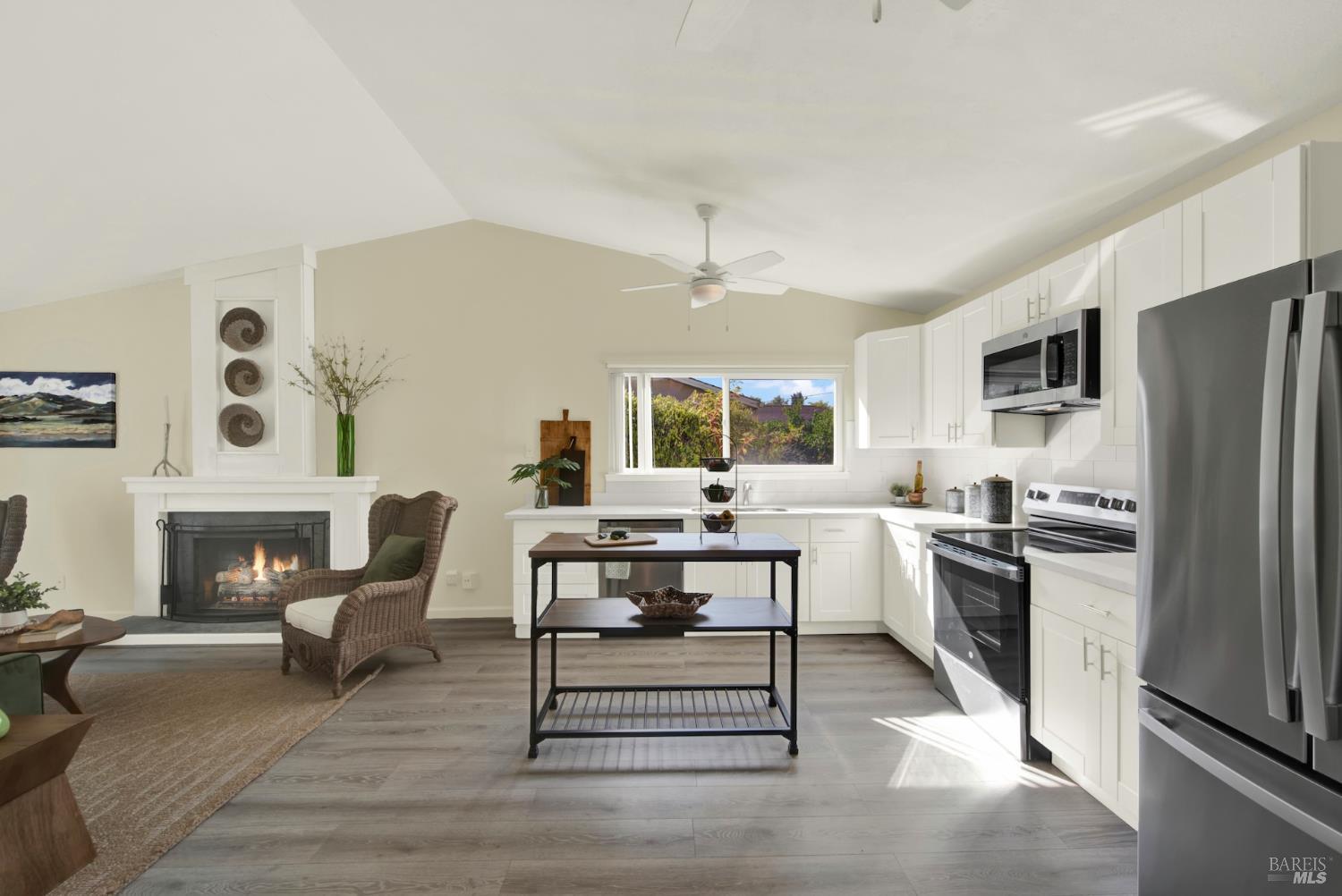 Napa, California, 94558, United States, 3 Bedrooms Bedrooms, ,2 BathroomsBathrooms,Residential,For Sale,1939926