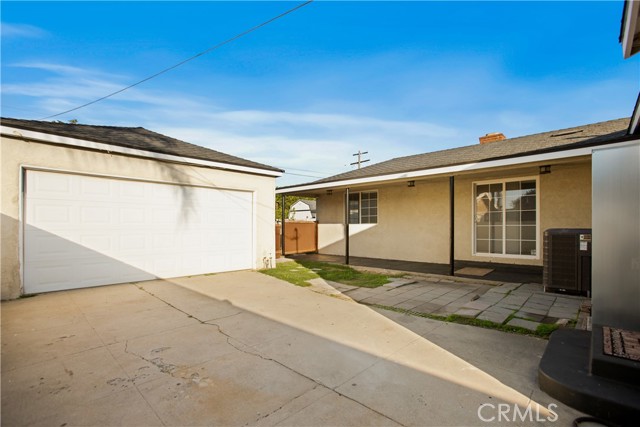 South Gate, California, 90280, United States, 3 Bedrooms Bedrooms, ,2 BathroomsBathrooms,Residential,For Sale,1974979