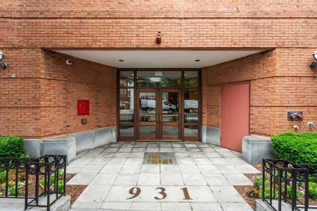 Cambridge, Massachusetts, 02139, United States, 1 Bedroom Bedrooms, ,2 BathroomsBathrooms,Residential,For Sale,1866549