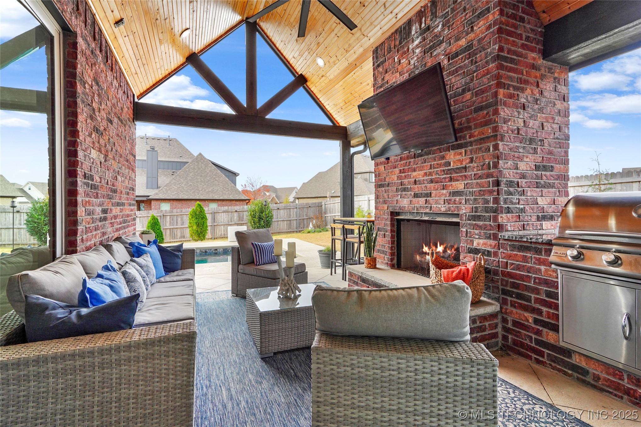 Broken Arrow, Oklahoma, 74014, United States, 3 Bedrooms Bedrooms, ,4 BathroomsBathrooms,Residential,For Sale,1997377