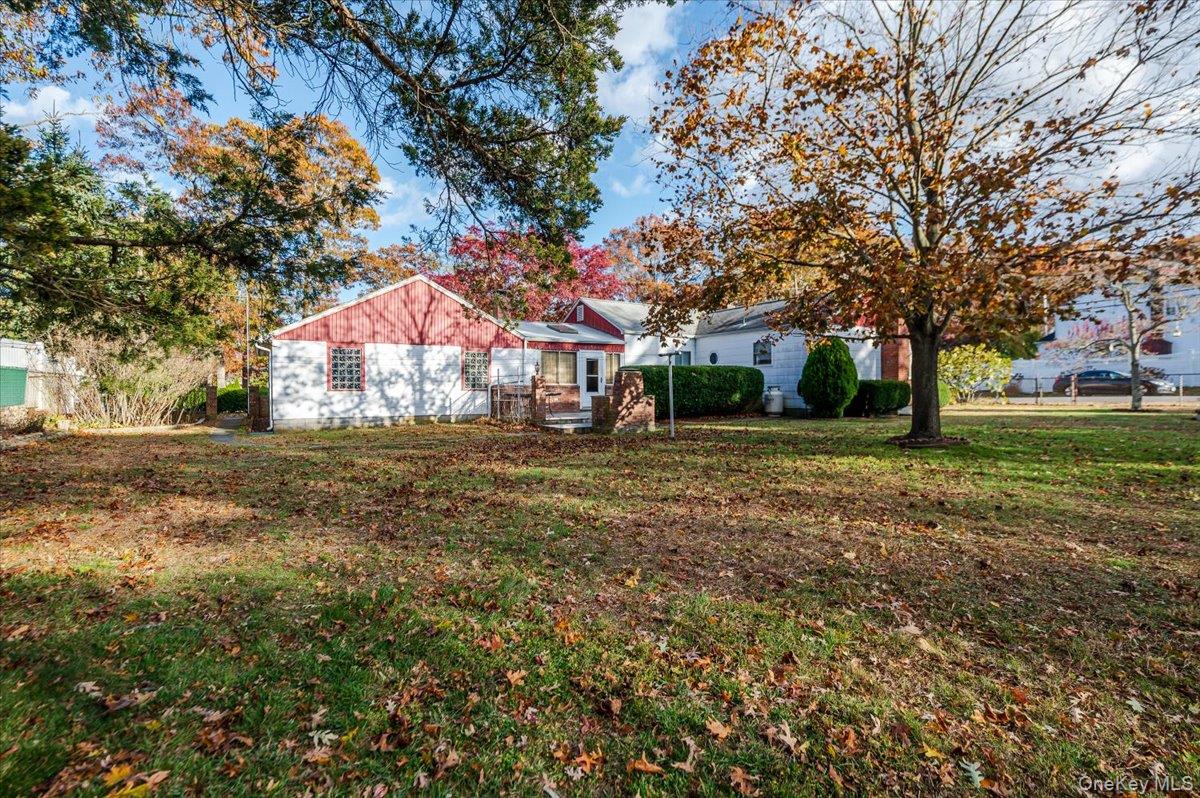 Ronkonkoma, New York, 11779, United States, 3 Bedrooms Bedrooms, ,1 BathroomBathrooms,Residential,For Sale,1991403