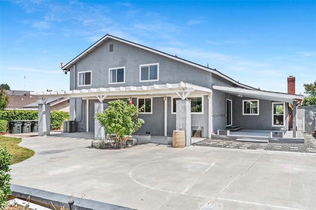 Orange, California, 92865, United States, 5 Bedrooms Bedrooms, ,3 BathroomsBathrooms,Residential,For Sale,1906784