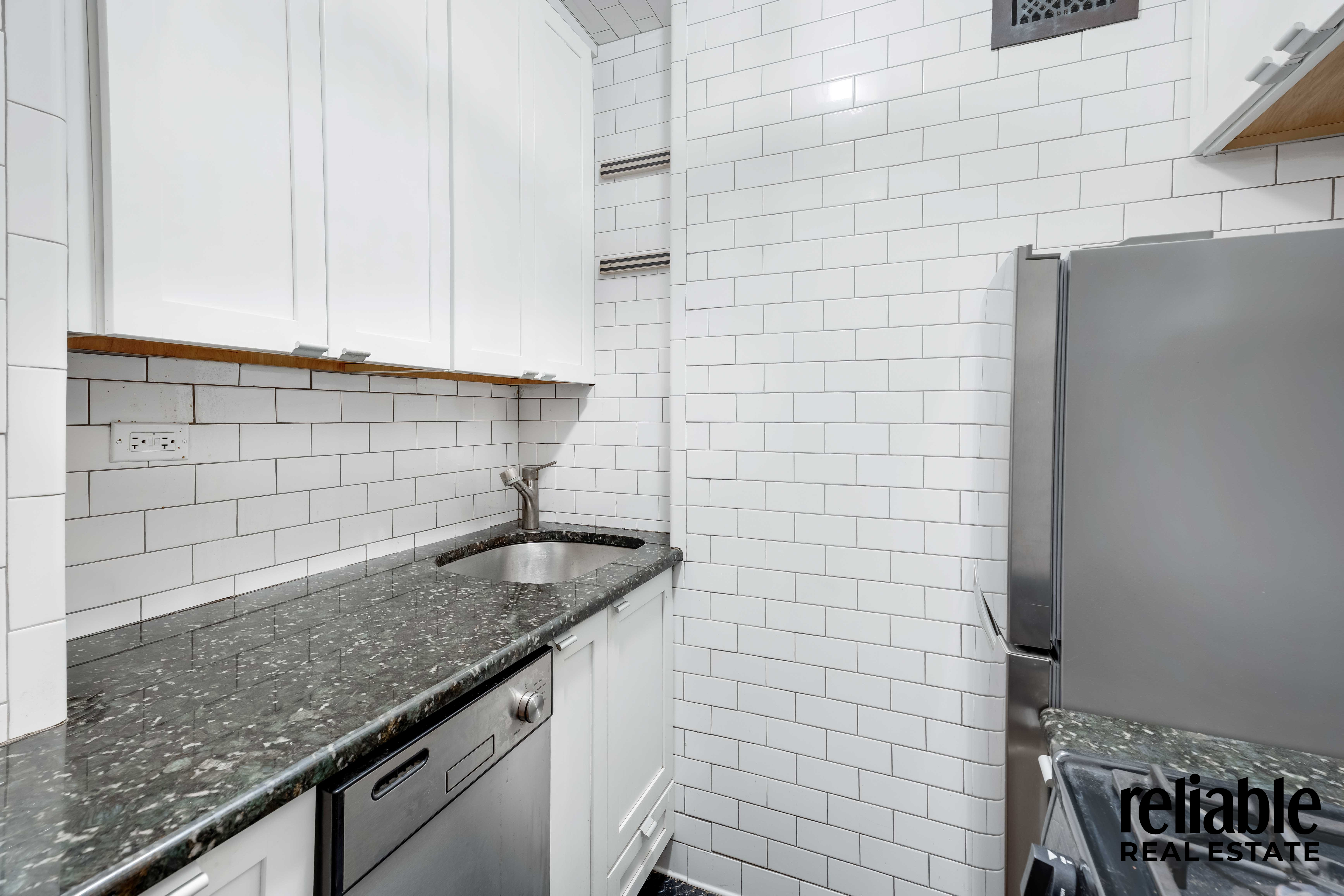 Manhattan, New York, 10022, United States, ,1 BathroomBathrooms,Residential,For Sale,1942299