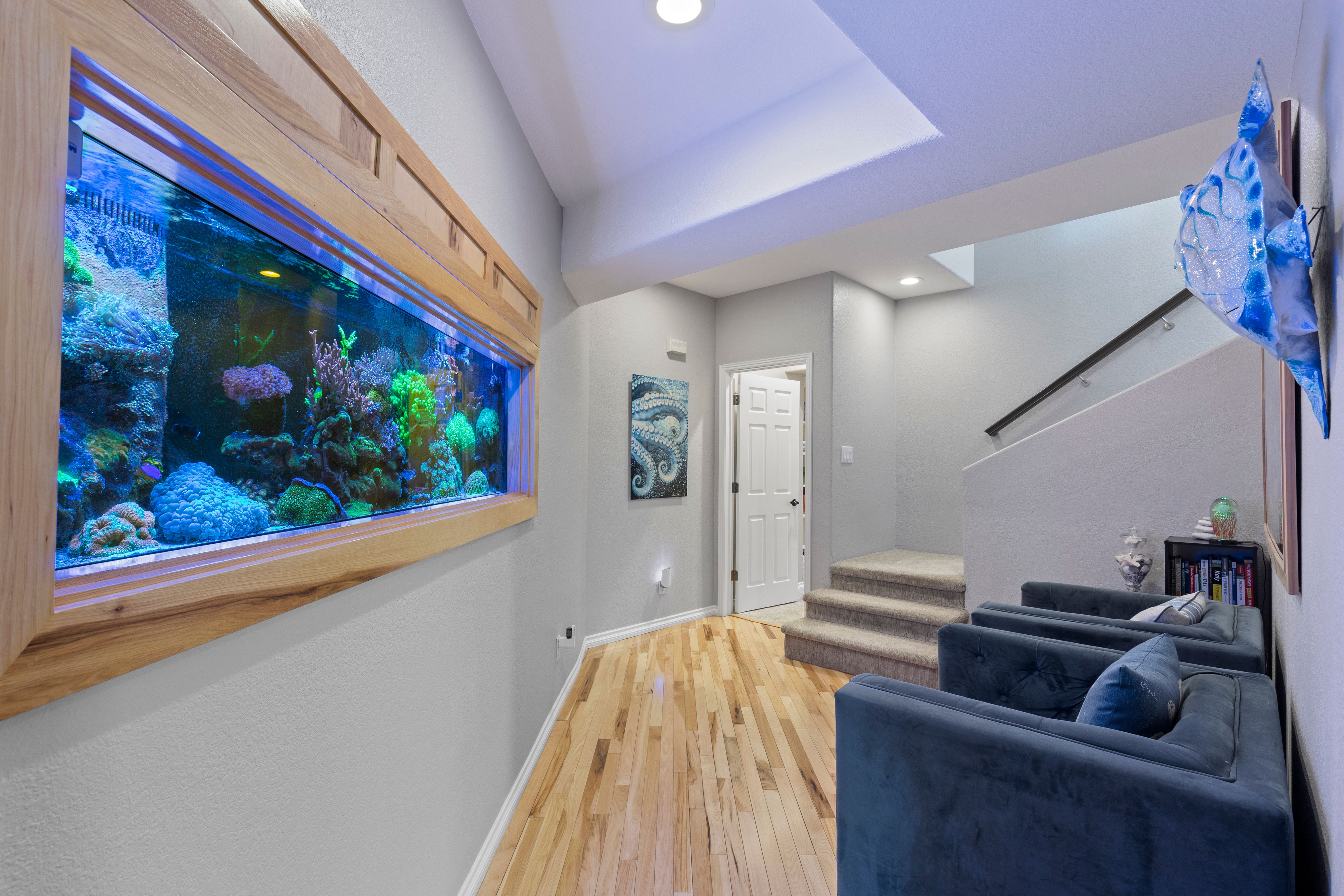  Stunning two-story walkout on a rare usable ¾-acre lot - 物件實景