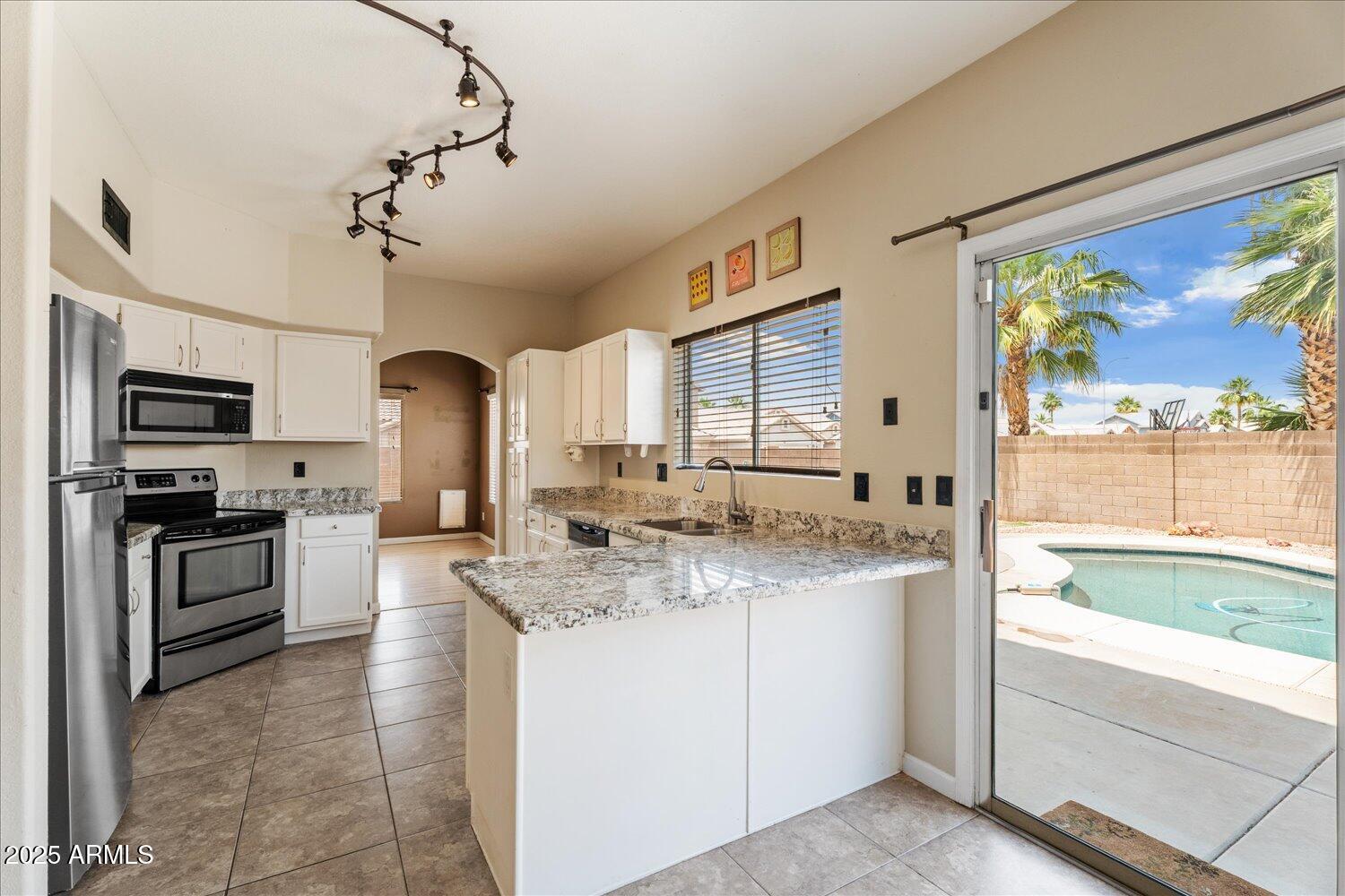 Chandler, Arizona, 85225, United States, 3 Bedrooms Bedrooms, ,Residential,For Sale,1796657