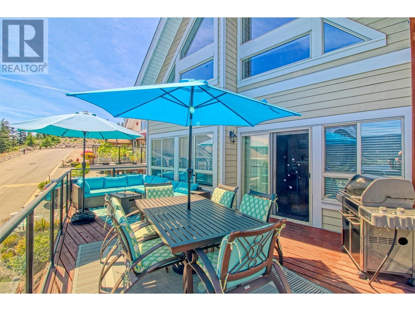 KELOWNA, British Columbia, V1Z 3R8, CA, 3 Bedrooms Bedrooms, ,2 BathroomsBathrooms,Residential,For Sale,1892697