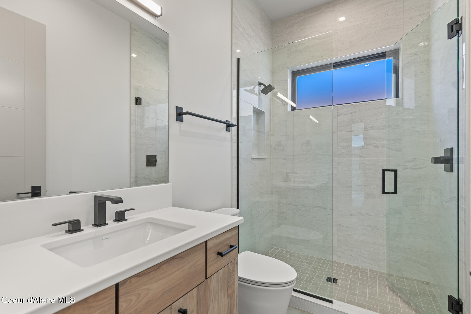 Coeur d'Alene, Idaho, 83814, United States, 3 Bedrooms Bedrooms, ,4 BathroomsBathrooms,Residential,For Sale,1823259