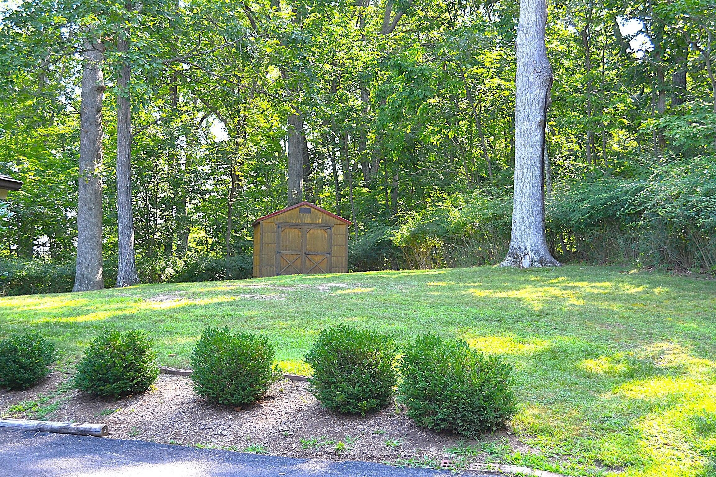 Lewisburg, West Virginia, 24901, United States, 6 Bedrooms Bedrooms, ,3 BathroomsBathrooms,Residential,For Sale,1940620