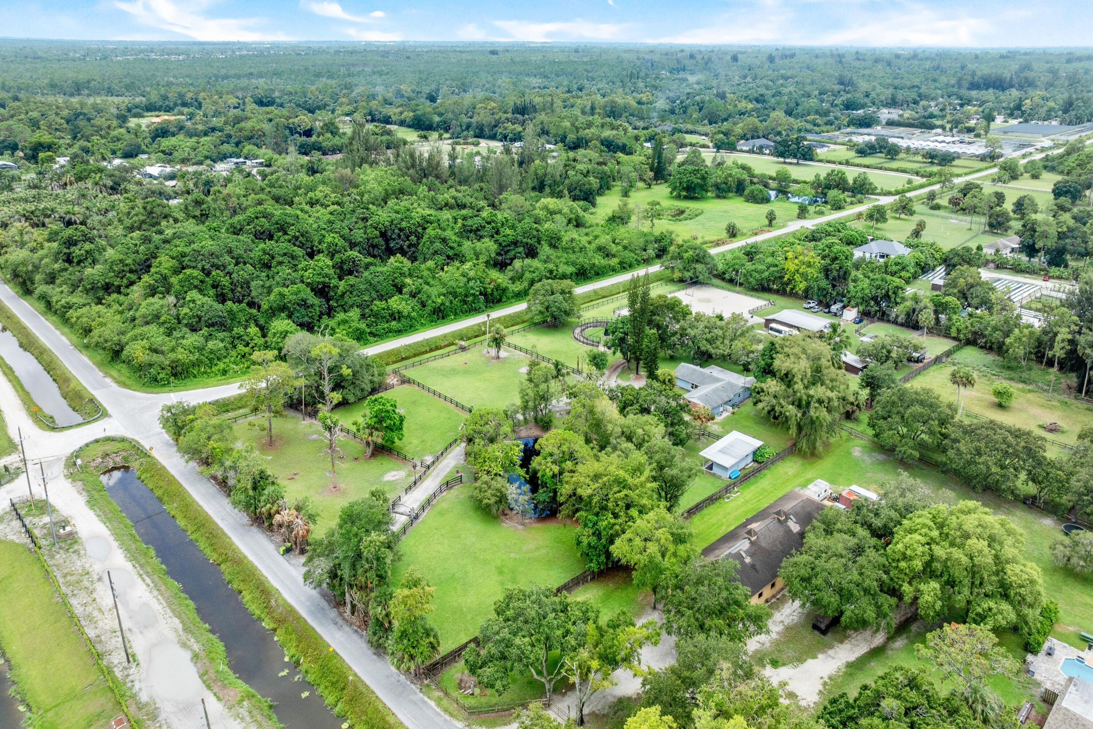  14536 North Road - 物件實景
