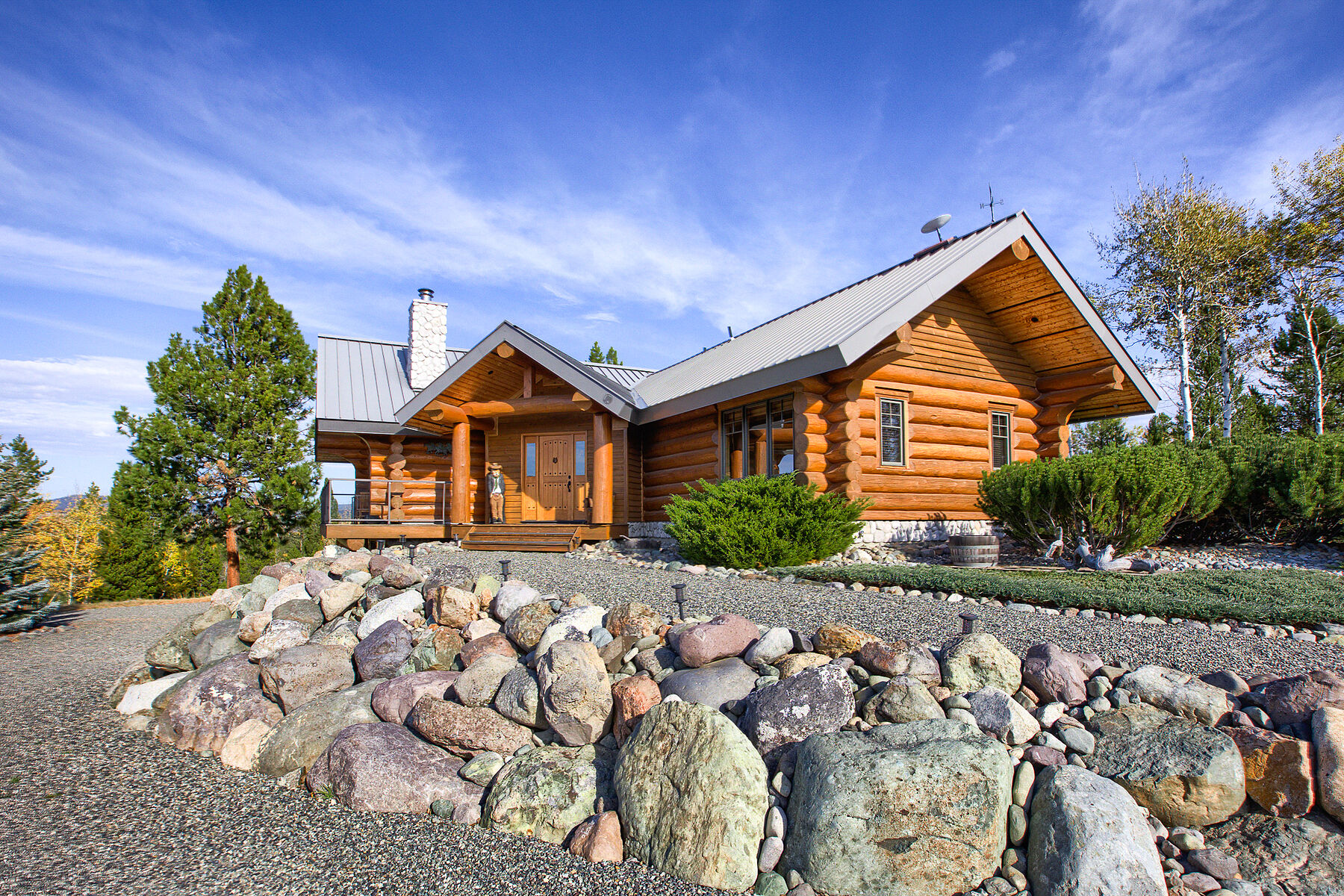  Log Home On Acreage - 物件實景