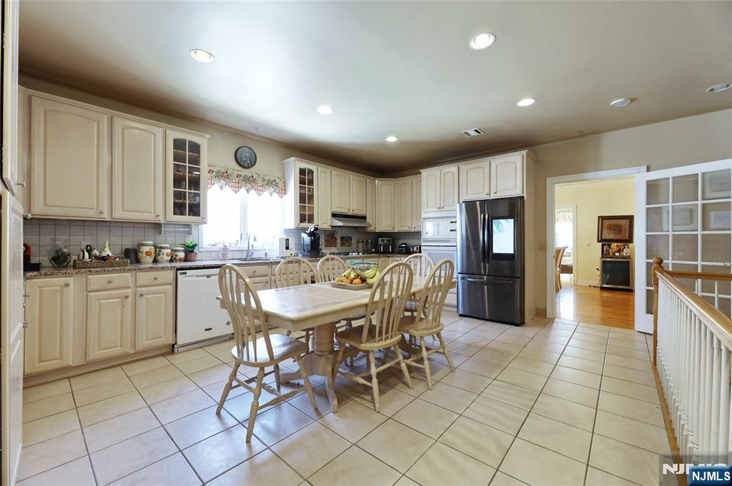 North Arlington, New Jersey, 07031, United States, 6 Bedrooms Bedrooms, ,4 BathroomsBathrooms,Residential,For Sale,1974124