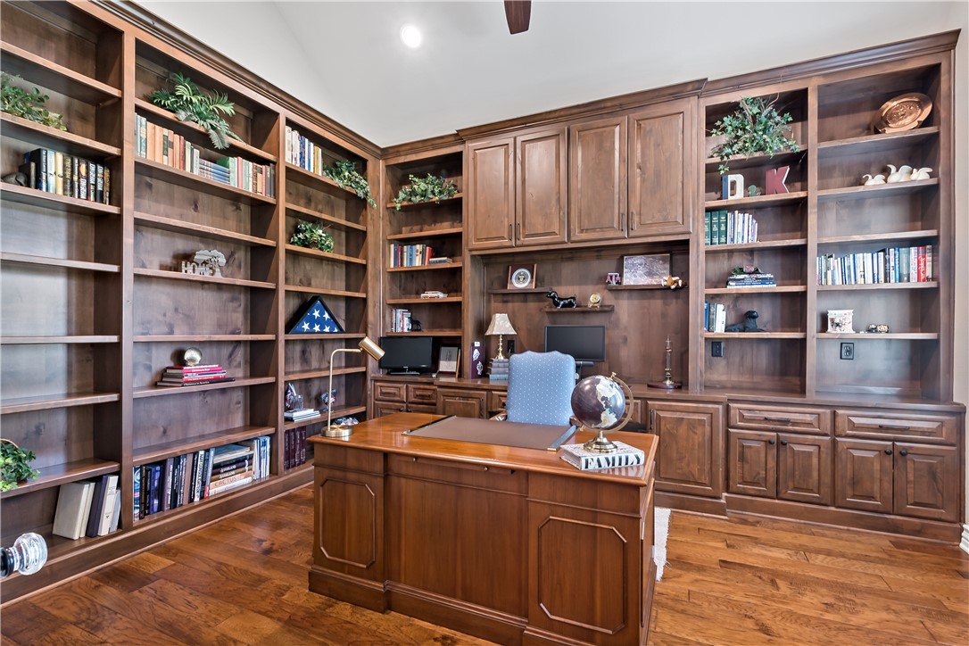 College Station, Texas, 77845, United States, 6 Bedrooms Bedrooms, ,7 BathroomsBathrooms,Residential,For Sale,1794903