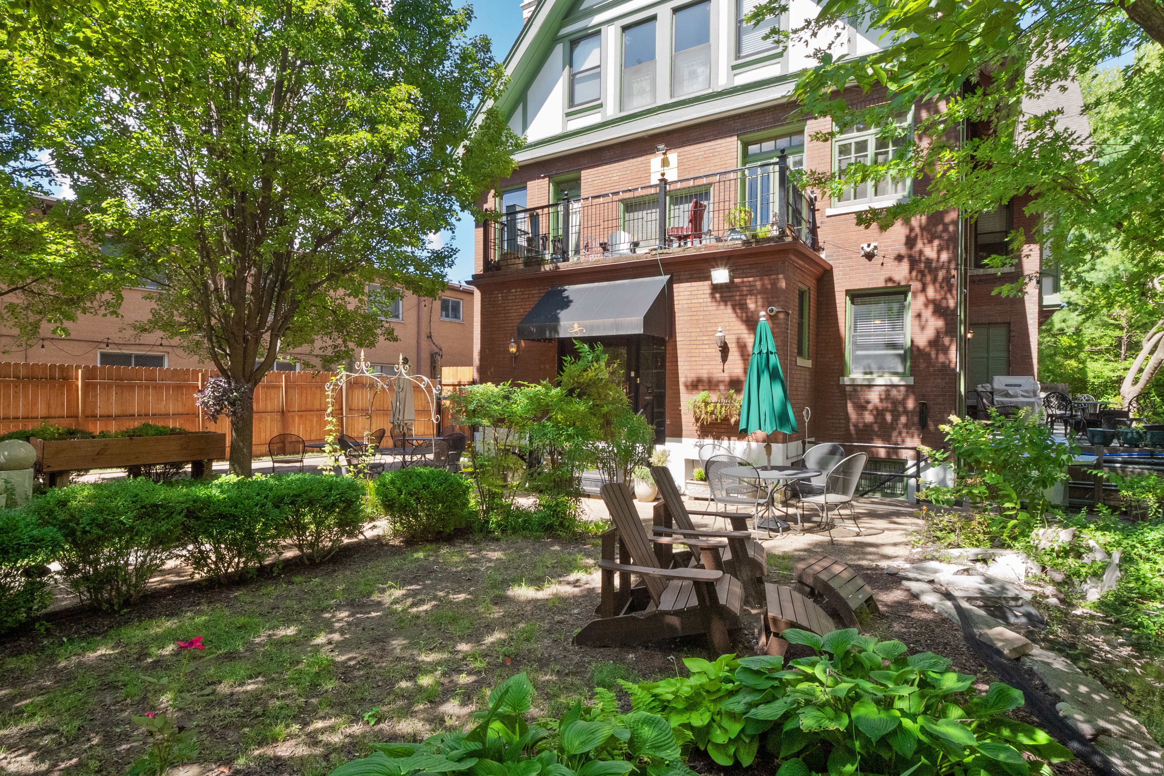  Historic Charm Meets Modern Versatility in Premier Residence - 物件實景