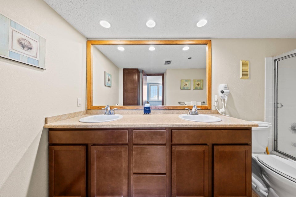 Destin, Florida, 32541, United States, 2 Bedrooms Bedrooms, ,2 BathroomsBathrooms,Residential,For Sale,1861744