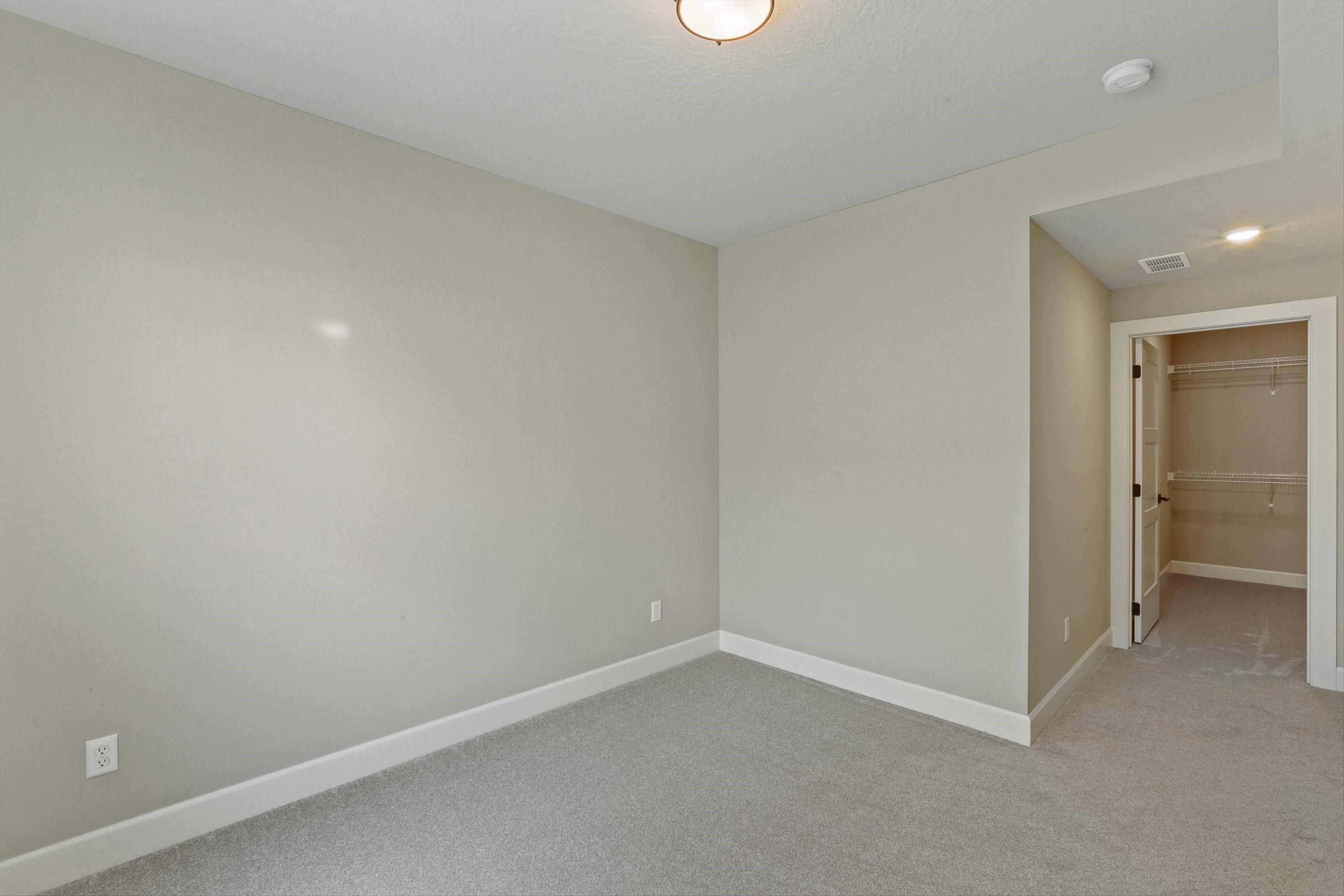 Spokane, Washington, 99223, United States, 5 Bedrooms Bedrooms, ,4 BathroomsBathrooms,Residential,For Sale,1999672