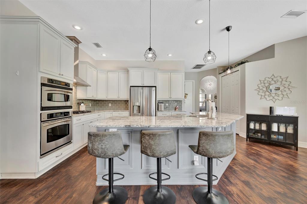 Bradenton, Florida, 34212, United States, 3 Bedrooms Bedrooms, ,4 BathroomsBathrooms,Residential,For Sale,1910869