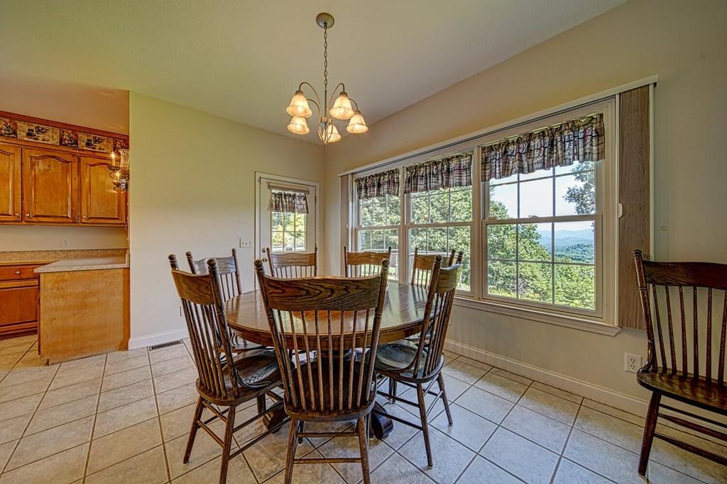 Blairsville, Georgia, 30512, United States, 5 Bedrooms Bedrooms, ,4 BathroomsBathrooms,Residential,For Sale,1770772