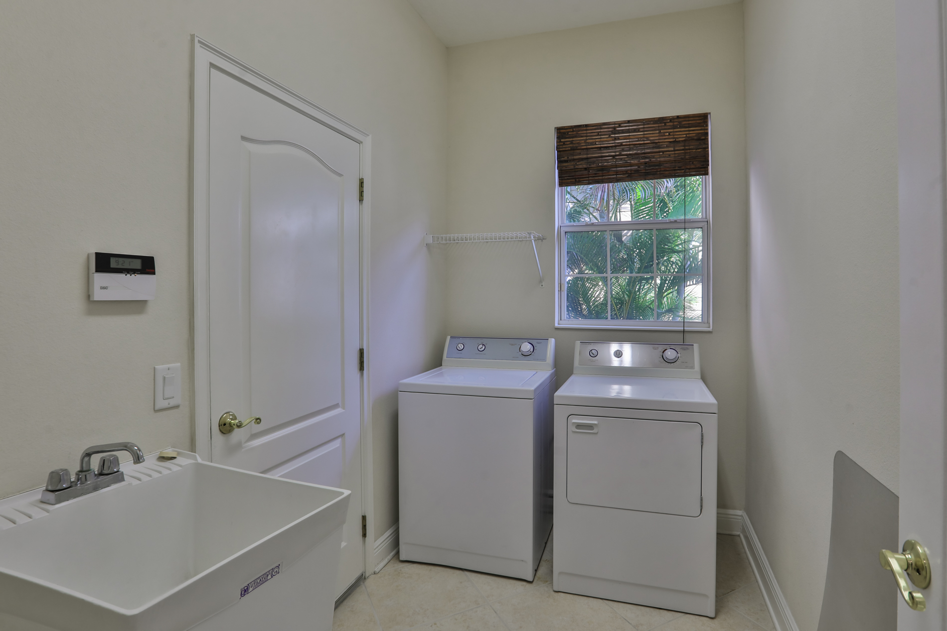 Apollo Beach, Florida, 33572, United States, 3 Bedrooms Bedrooms, ,2 BathroomsBathrooms,Residential,For Sale,2009250