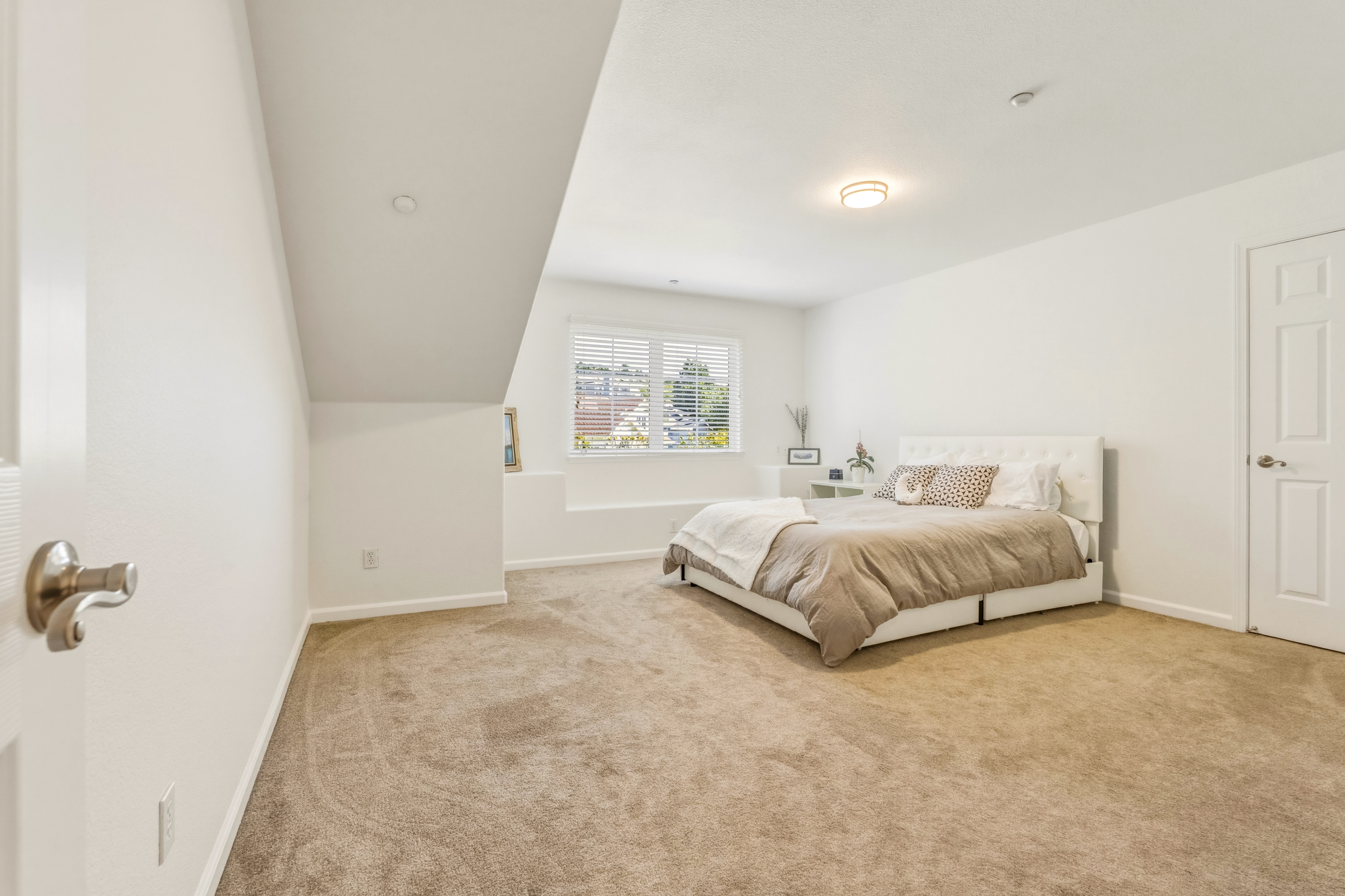  Spacious Atherton Ranch Beauty - 物件實景