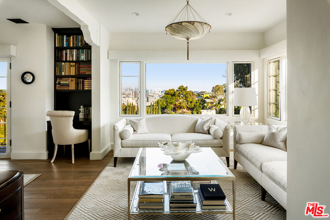 Los Angeles, California, 90068, United States, 4 Bedrooms Bedrooms, ,5 BathroomsBathrooms,Residential,For Sale,1910908