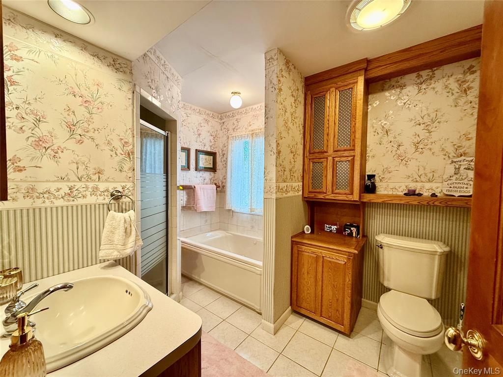 salt Point, New York, 12578, United States, 5 Bedrooms Bedrooms, ,5 BathroomsBathrooms,Residential,For Sale,2005209