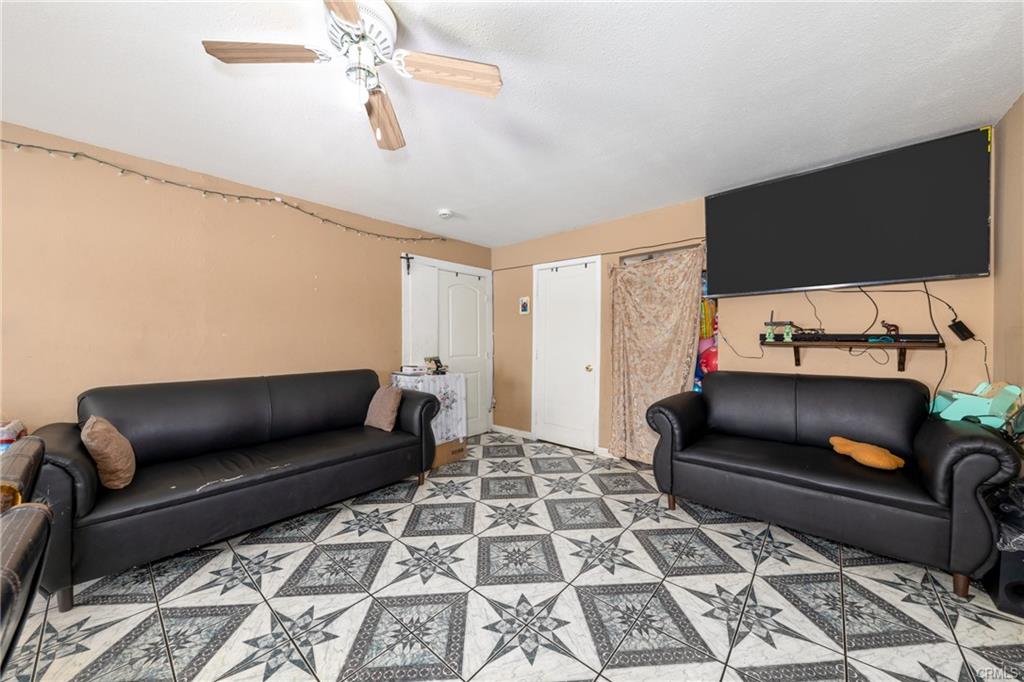 Los Angeles, California, 90011, United States, 6 Bedrooms Bedrooms, ,5 BathroomsBathrooms,Residential,For Sale,1974458