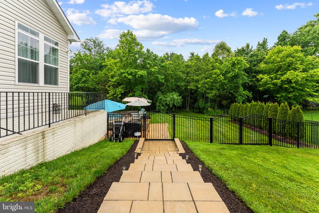 Warrenton, Virginia, 20187, United States, 4 Bedrooms Bedrooms, ,4 BathroomsBathrooms,Residential,For Sale,2048905