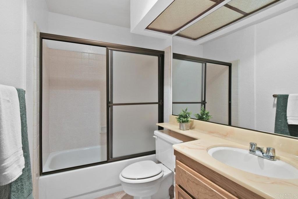 San Diego, California, 92110, United States, 2 Bedrooms Bedrooms, ,2 BathroomsBathrooms,Residential,For Sale,1804693