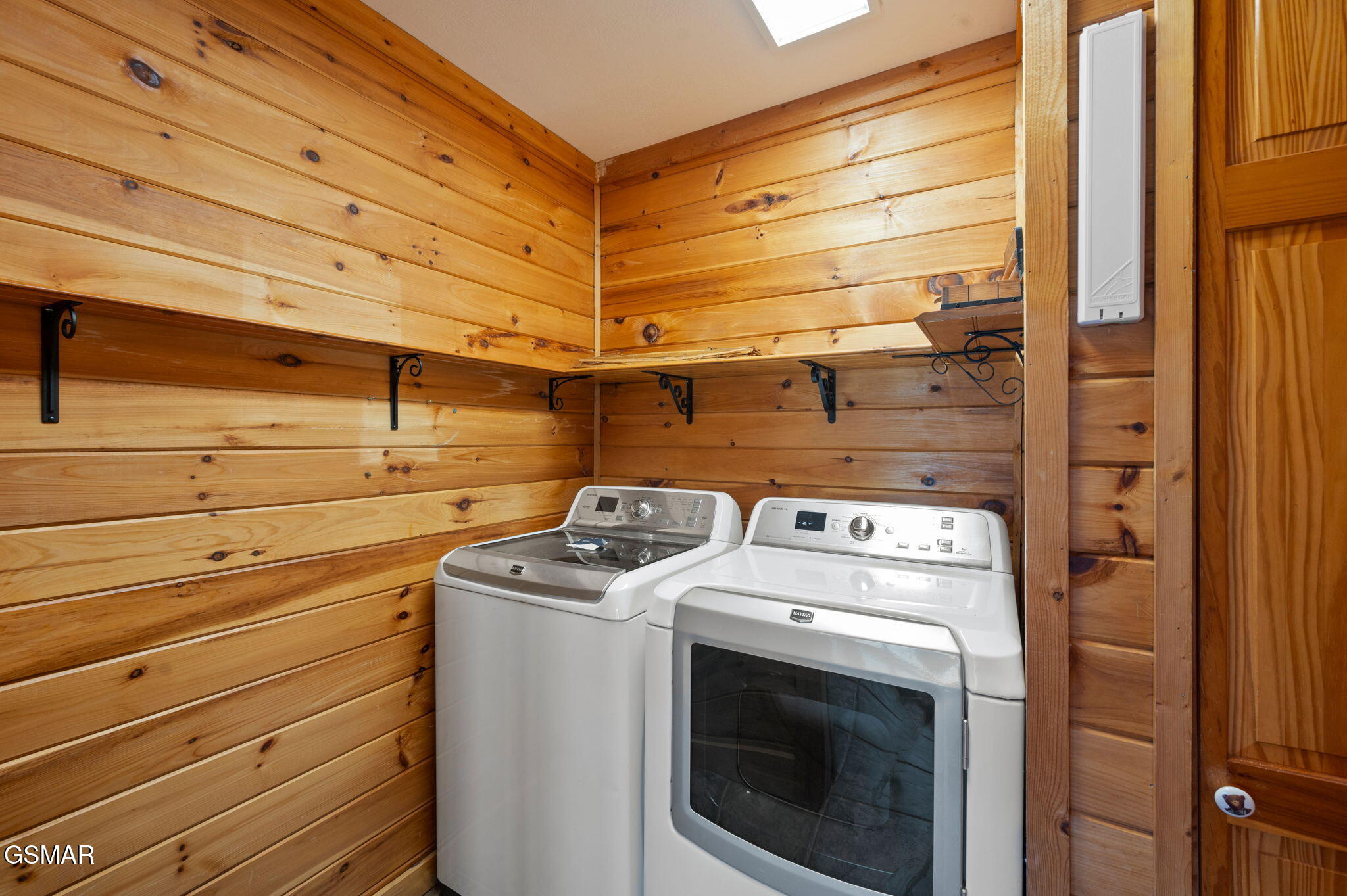 Gatlinburg, Tennessee, 37738, United States, 3 Bedrooms Bedrooms, ,3 BathroomsBathrooms,Residential,For Sale,1977733