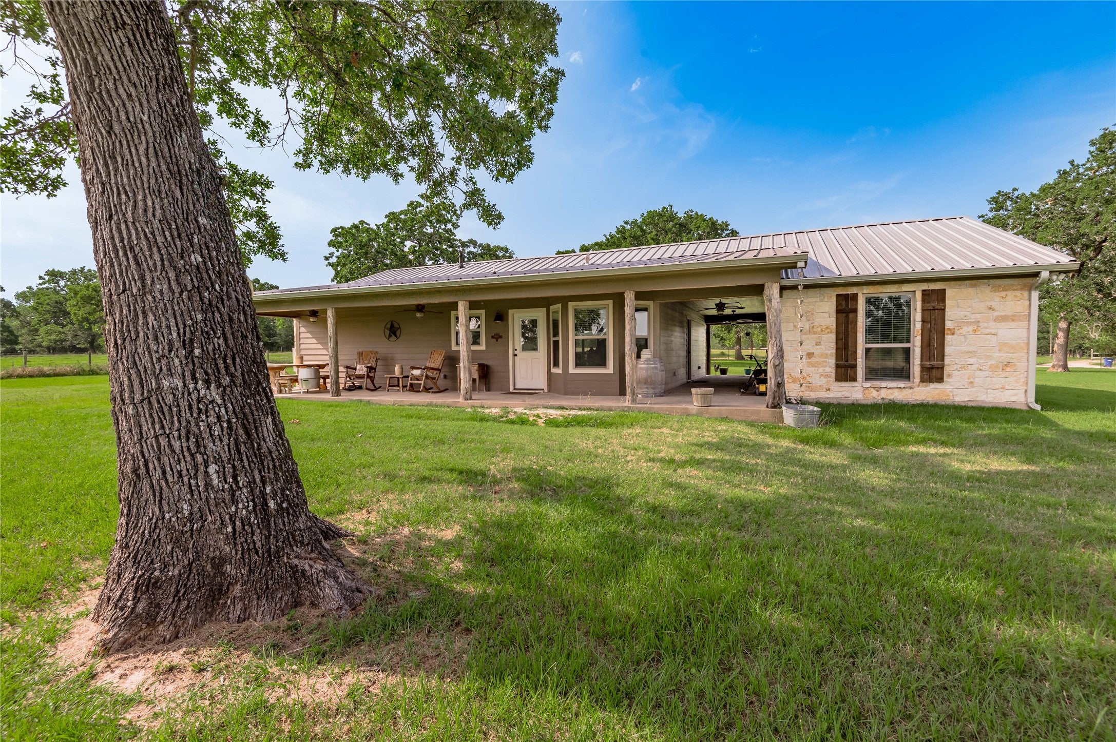 Kennard, Texas, 75847, United States, 3 Bedrooms Bedrooms, ,2 BathroomsBathrooms,Residential,For Sale,1828571