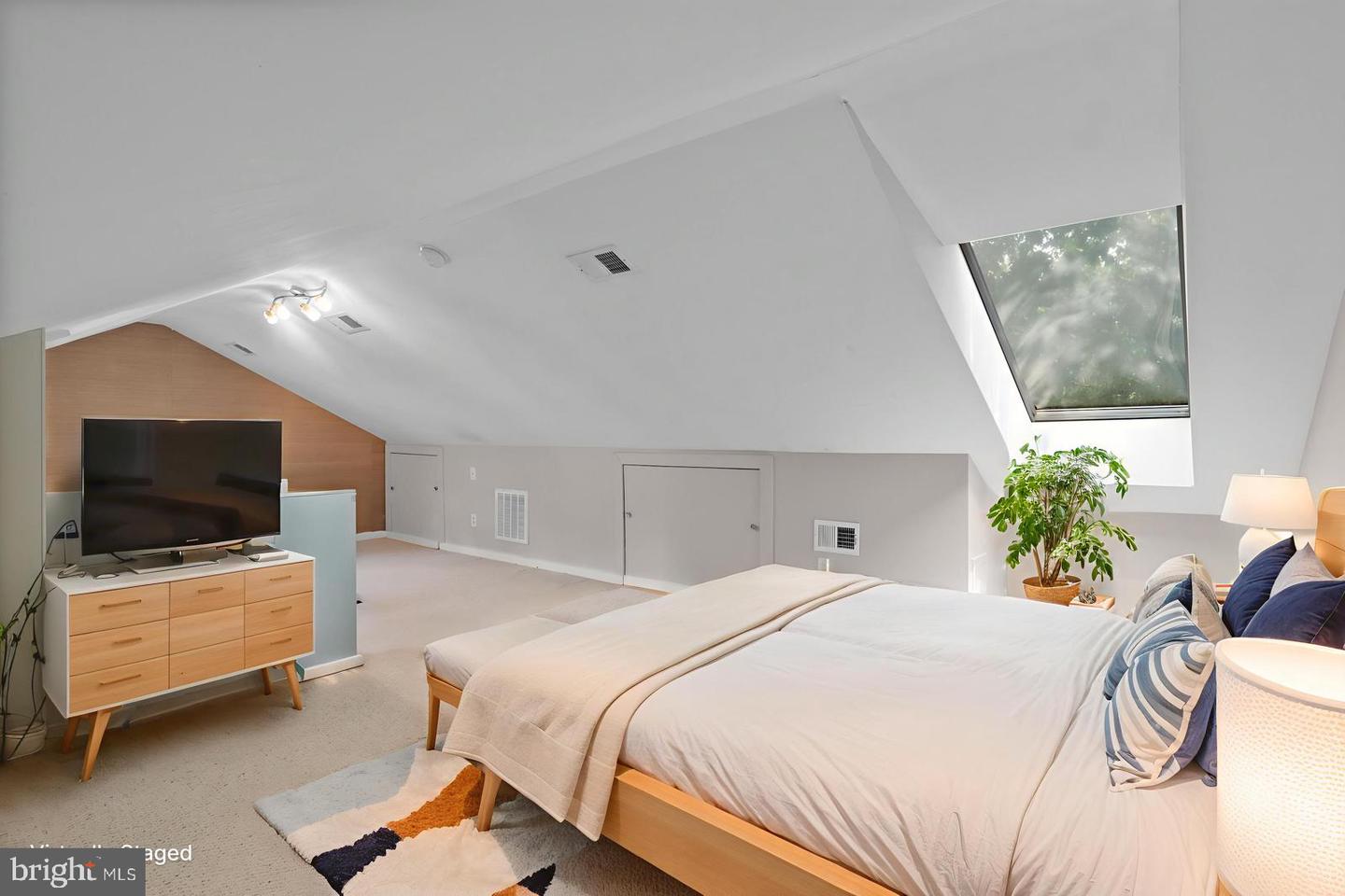 Washington, District of Columbia, 20008, United States, 2 Bedrooms Bedrooms, ,1 BathroomBathrooms,Residential,For Sale,1875463