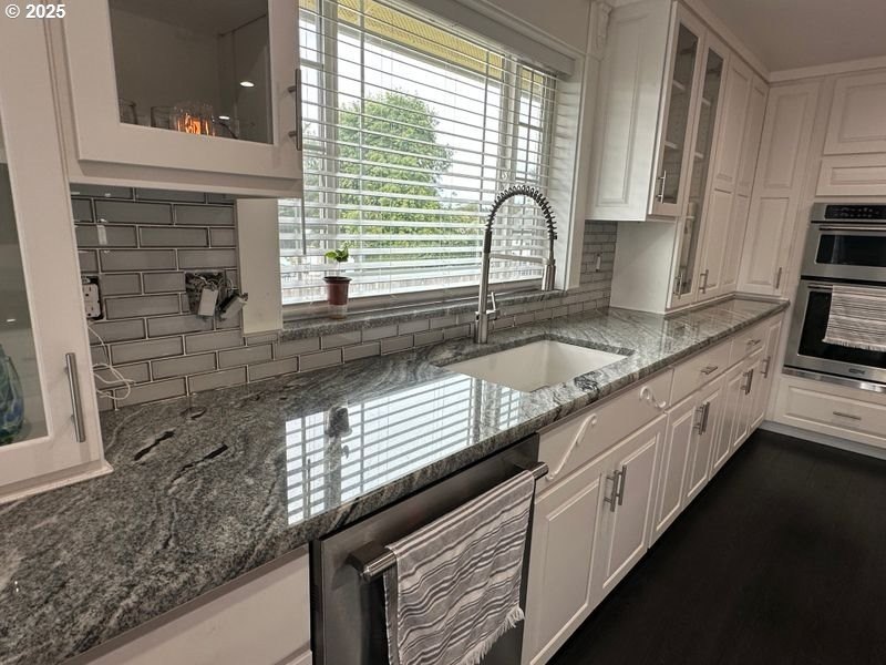 Brookings, Oregon, 97415, United States, 3 Bedrooms Bedrooms, ,3 BathroomsBathrooms,Residential,For Sale,1977245