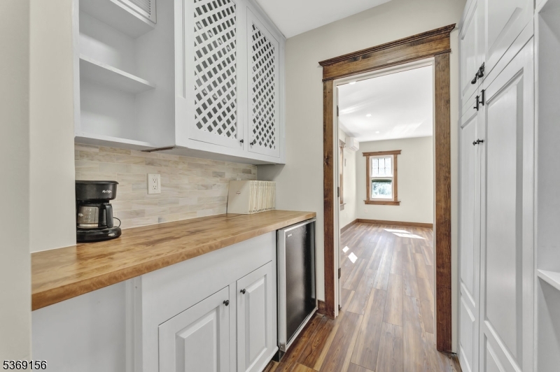Blairstown Twp., New Jersey, 07825, United States, 4 Bedrooms Bedrooms, ,4 BathroomsBathrooms,Residential,For Sale,1901840