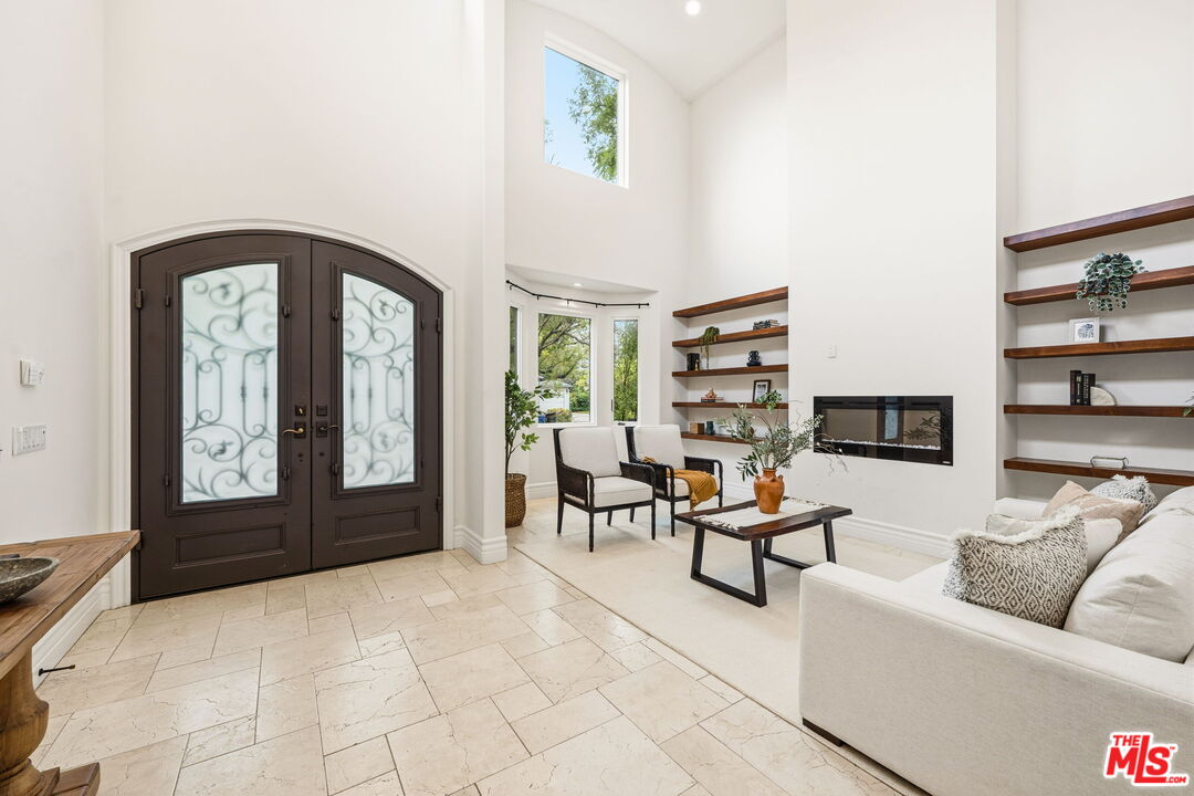 Encino, California, 91436, United States, 4 Bedrooms Bedrooms, ,3 BathroomsBathrooms,Residential,For Sale,1988091