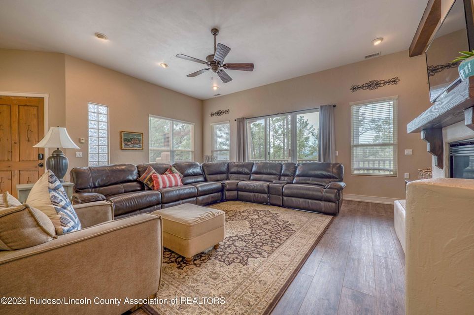 Ruidoso, New Mexico, 88345, United States, 4 Bedrooms Bedrooms, ,3 BathroomsBathrooms,Residential,For Sale,1895343