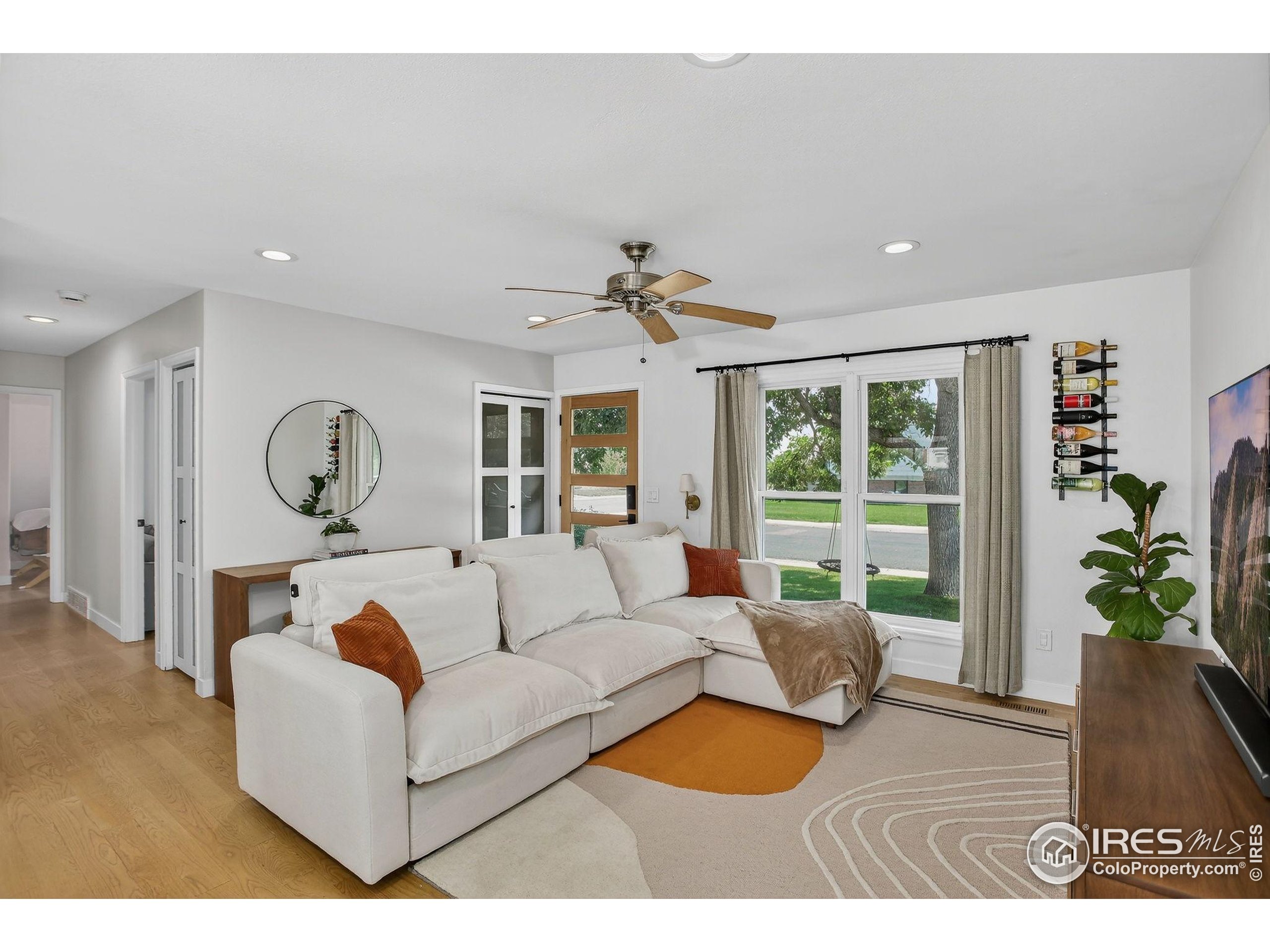 Louisville, Colorado, 80027, United States, 3 Bedrooms Bedrooms, ,2 BathroomsBathrooms,Residential,For Sale,1938542