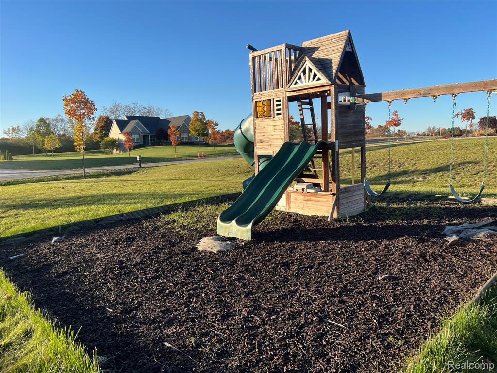 York Township, Michigan, 48176, United States, 4 Bedrooms Bedrooms, ,2 BathroomsBathrooms,Residential,For Sale,1988753