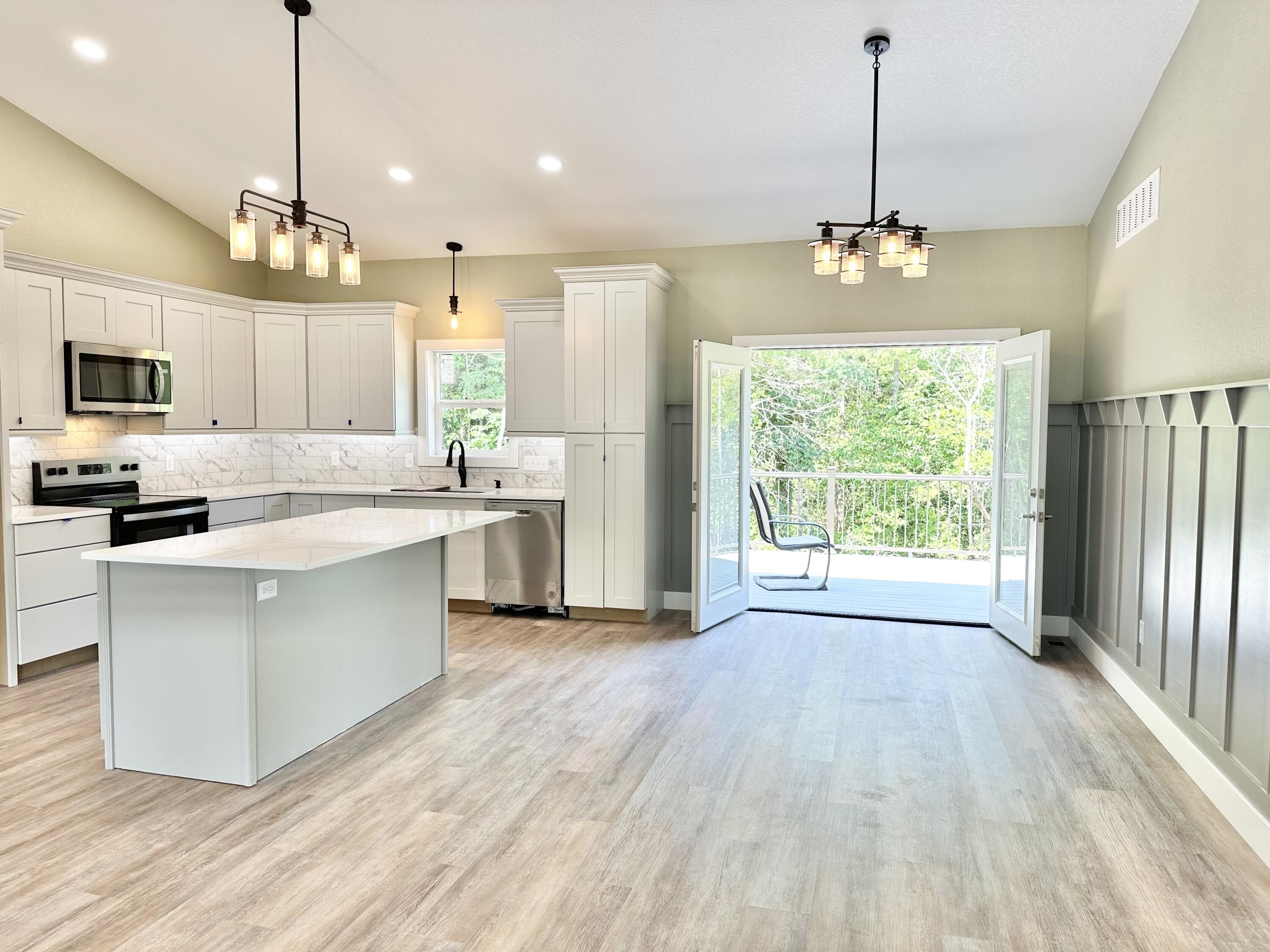 Shell Knob, Missouri, 65747, United States, 5 Bedrooms Bedrooms, ,3 BathroomsBathrooms,Residential,For Sale,1982122