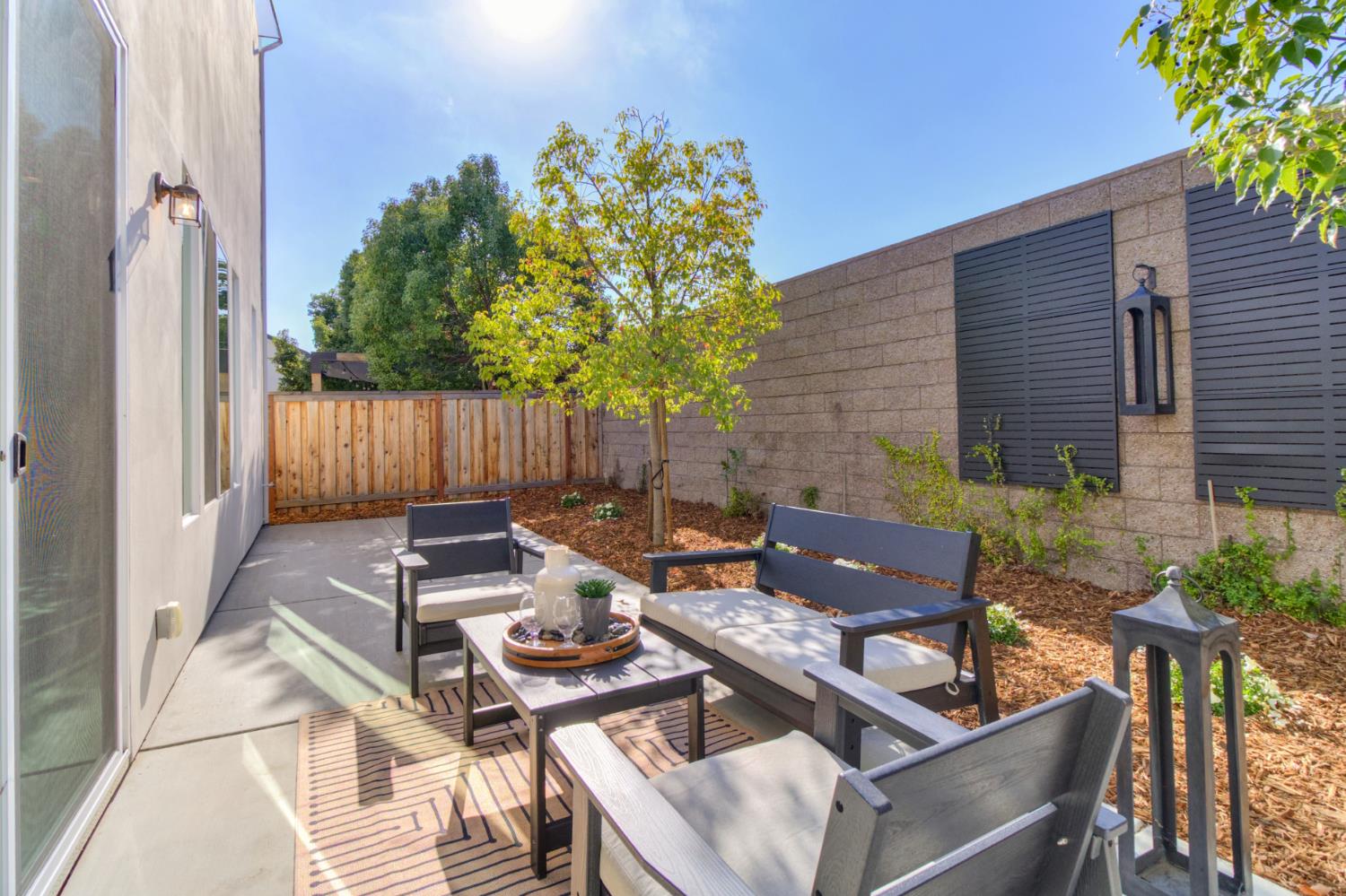 Sacramento, California, 95818, United States, 3 Bedrooms Bedrooms, ,3 BathroomsBathrooms,Residential,For Sale,1993091