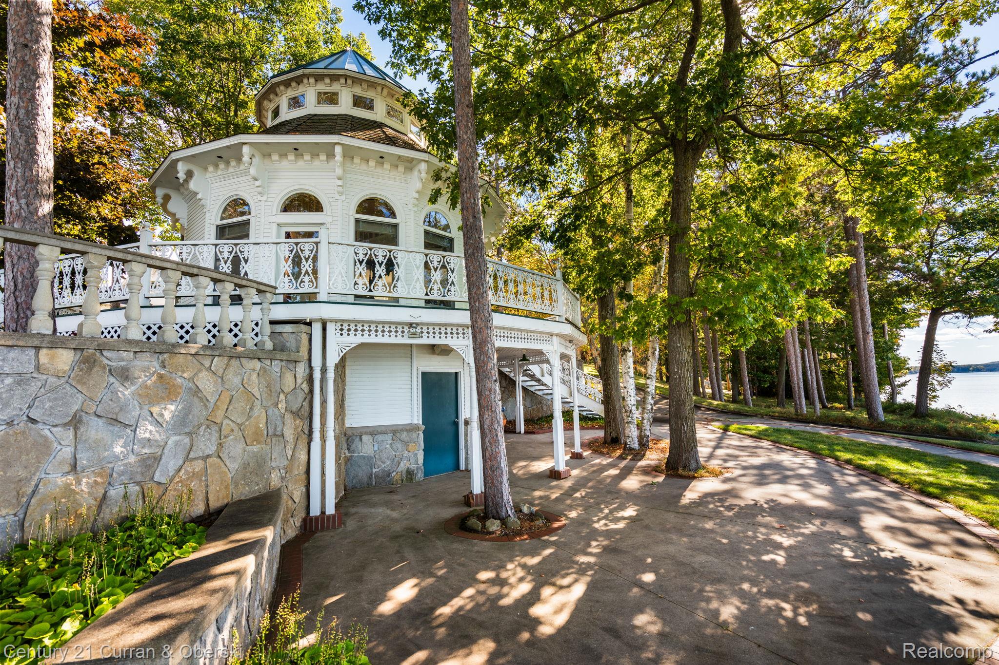 Mullett Township, Michigan, 49749, United States, 10 Bedrooms Bedrooms, ,14 BathroomsBathrooms,Residential,For Sale,1987359