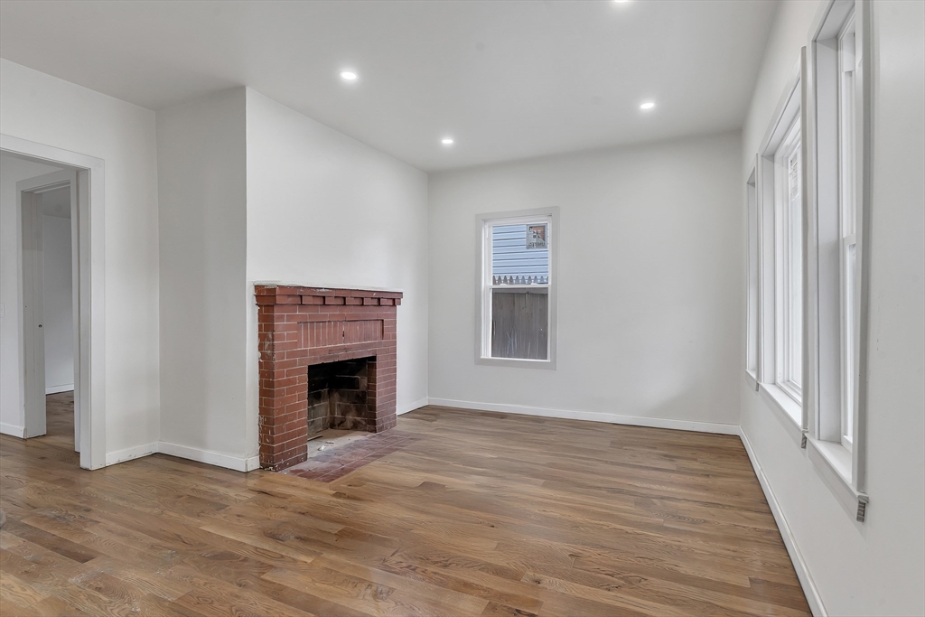 Brockton, Massachusetts, 02301, United States, 4 Bedrooms Bedrooms, ,2 BathroomsBathrooms,Residential,For Sale,2030867