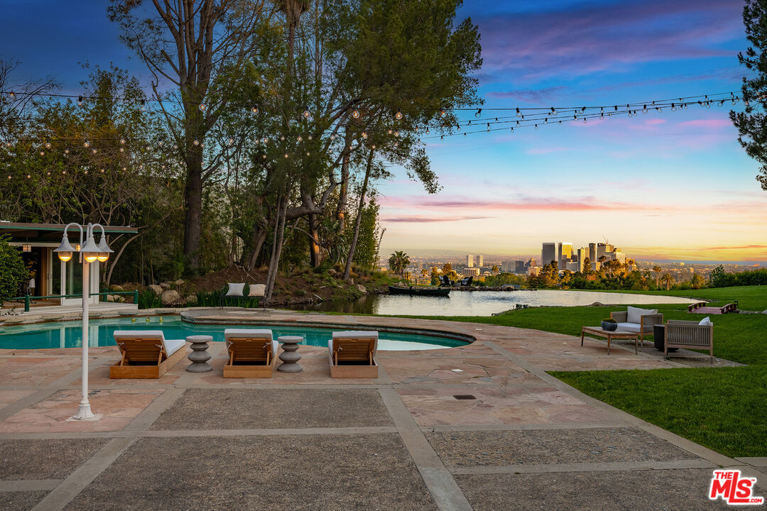 Beverly Hills, California, 90210, United States, 6 Bedrooms Bedrooms, ,6 BathroomsBathrooms,Residential,For Sale,1793530