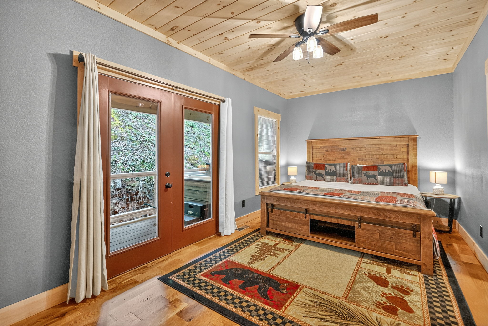 Sevierville, Tennessee, 37862, United States, 2 Bedrooms Bedrooms, ,3 BathroomsBathrooms,Residential,For Sale,2012512