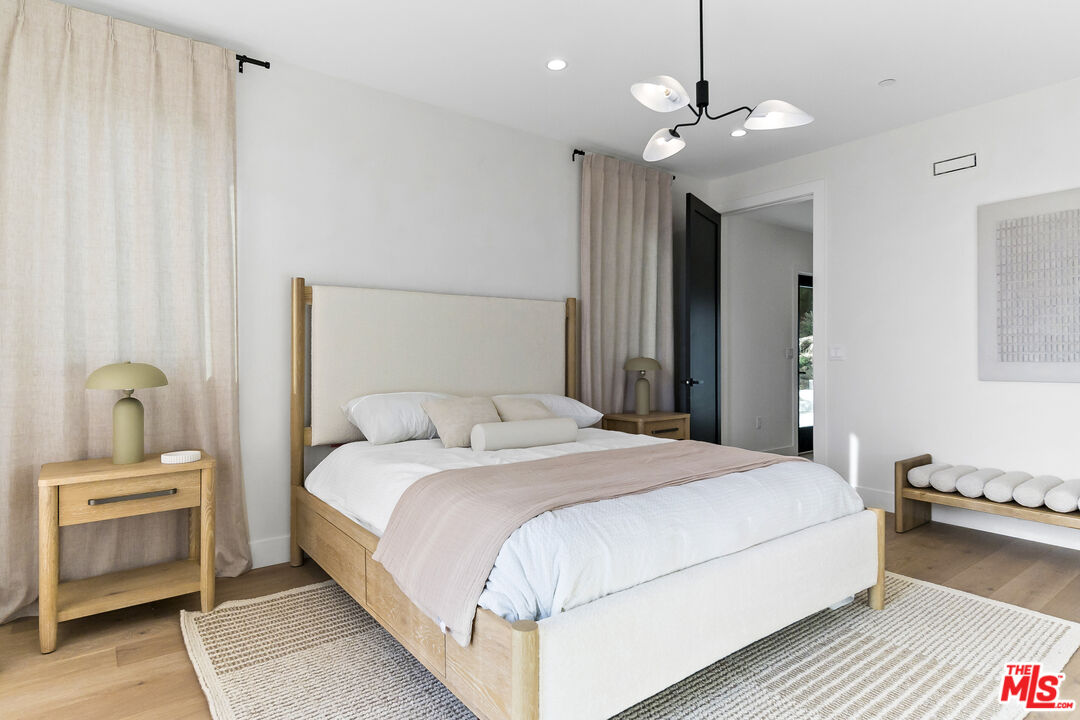 Los Angeles, California, 90065, United States, 3 Bedrooms Bedrooms, ,3 BathroomsBathrooms,Residential,For Sale,1939626