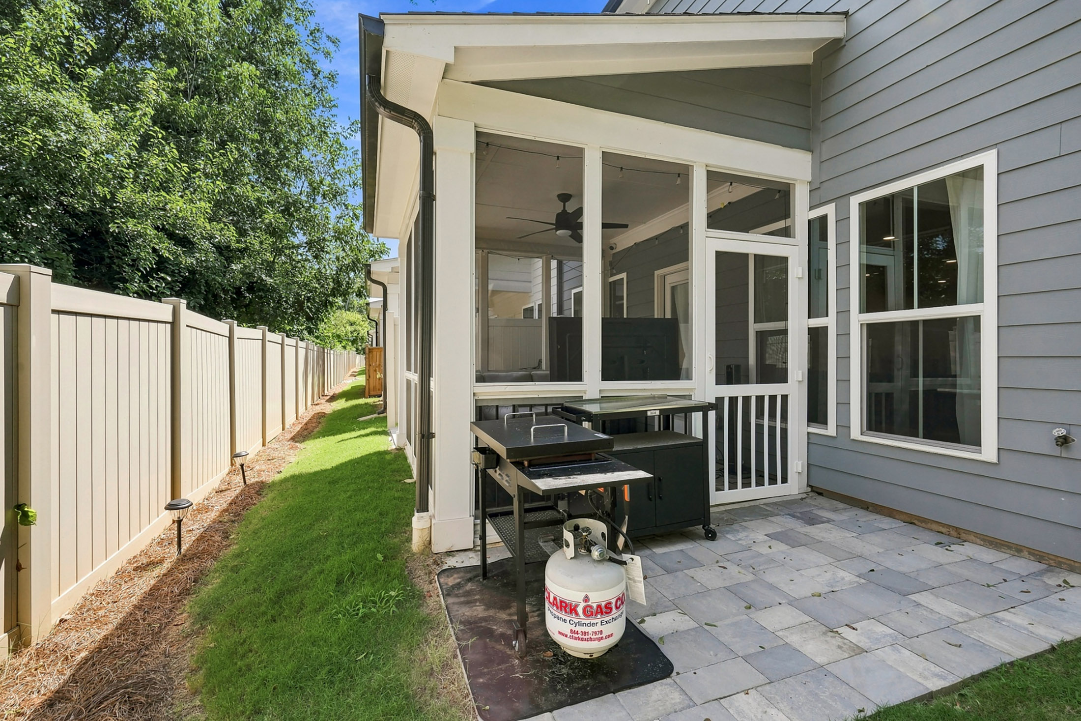  End-Unit Townhome Near Marietta Square - 物件實景