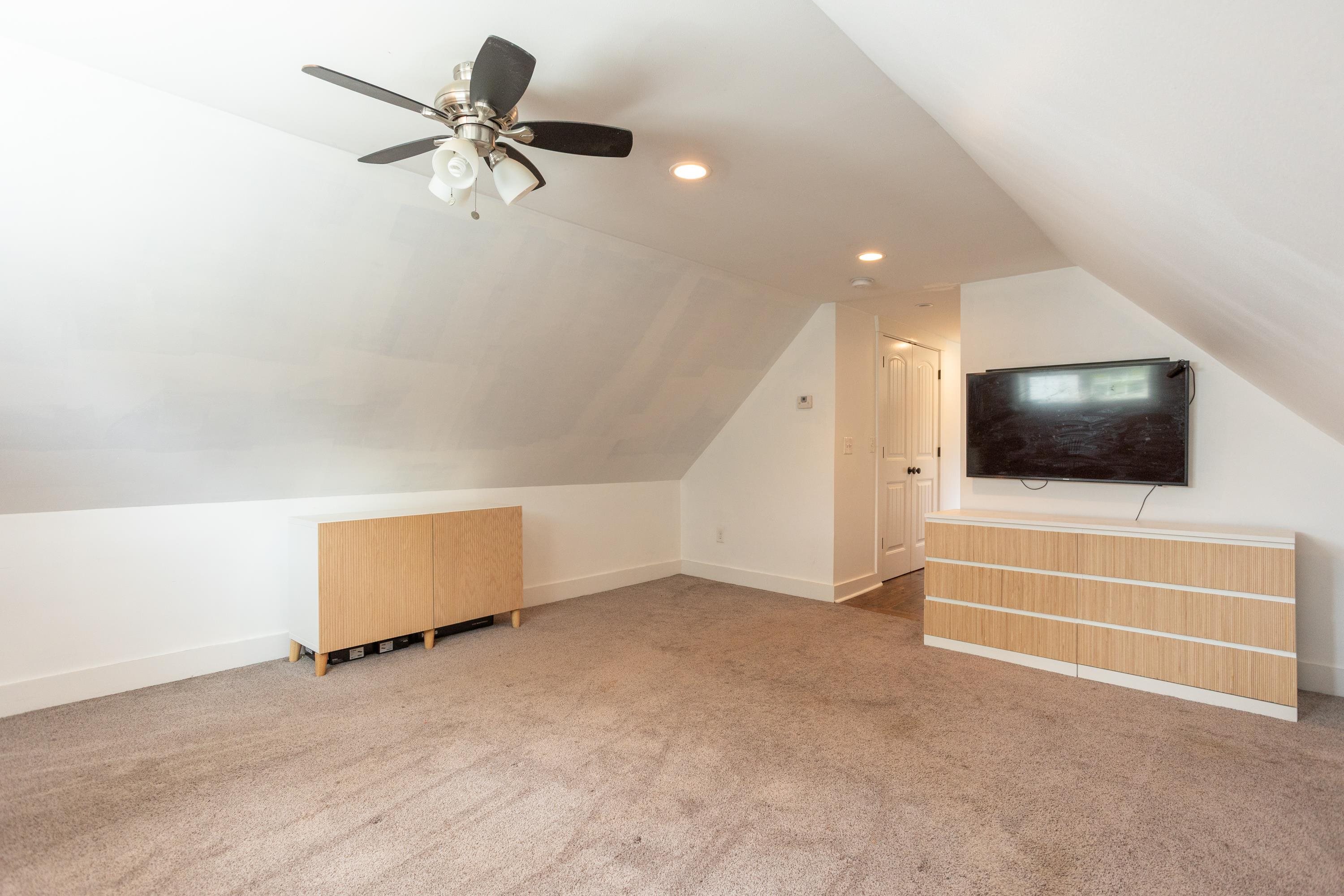 Hollis, New Hampshire, 03049, United States, 4 Bedrooms Bedrooms, ,4 BathroomsBathrooms,Residential,For Sale,1895545