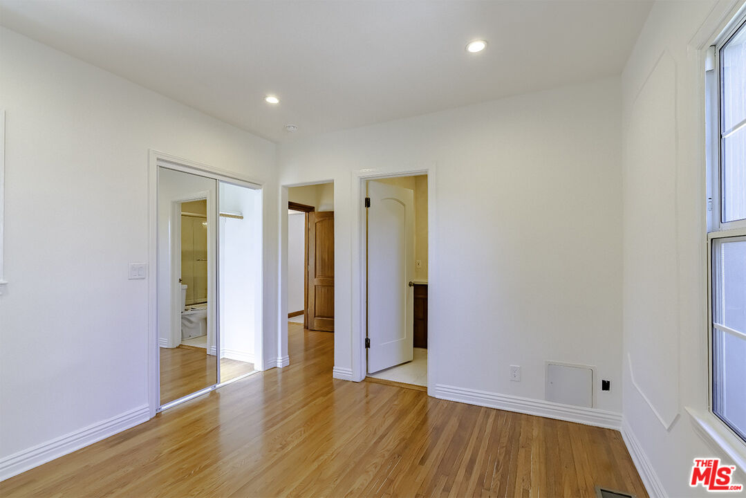 1232 Westchester Pl, Los Angeles, California, 90019, United States, 5 Bedrooms Bedrooms, ,5 BathroomsBathrooms,Residential,For Sale,1232 Westchester Pl,1662622
