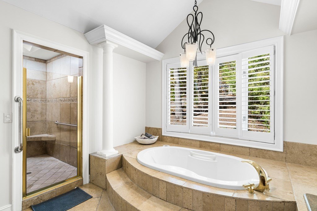 Hiawassee, Georgia, 30546, United States, 3 Bedrooms Bedrooms, ,4 BathroomsBathrooms,Residential,For Sale,1978454