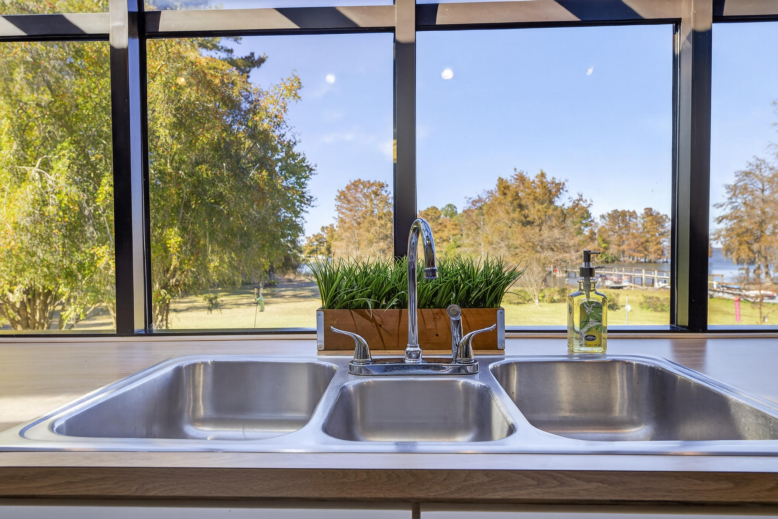 Eutawville, South Carolina, 29048, United States, 4 Bedrooms Bedrooms, ,3 BathroomsBathrooms,Residential,For Sale,1990738