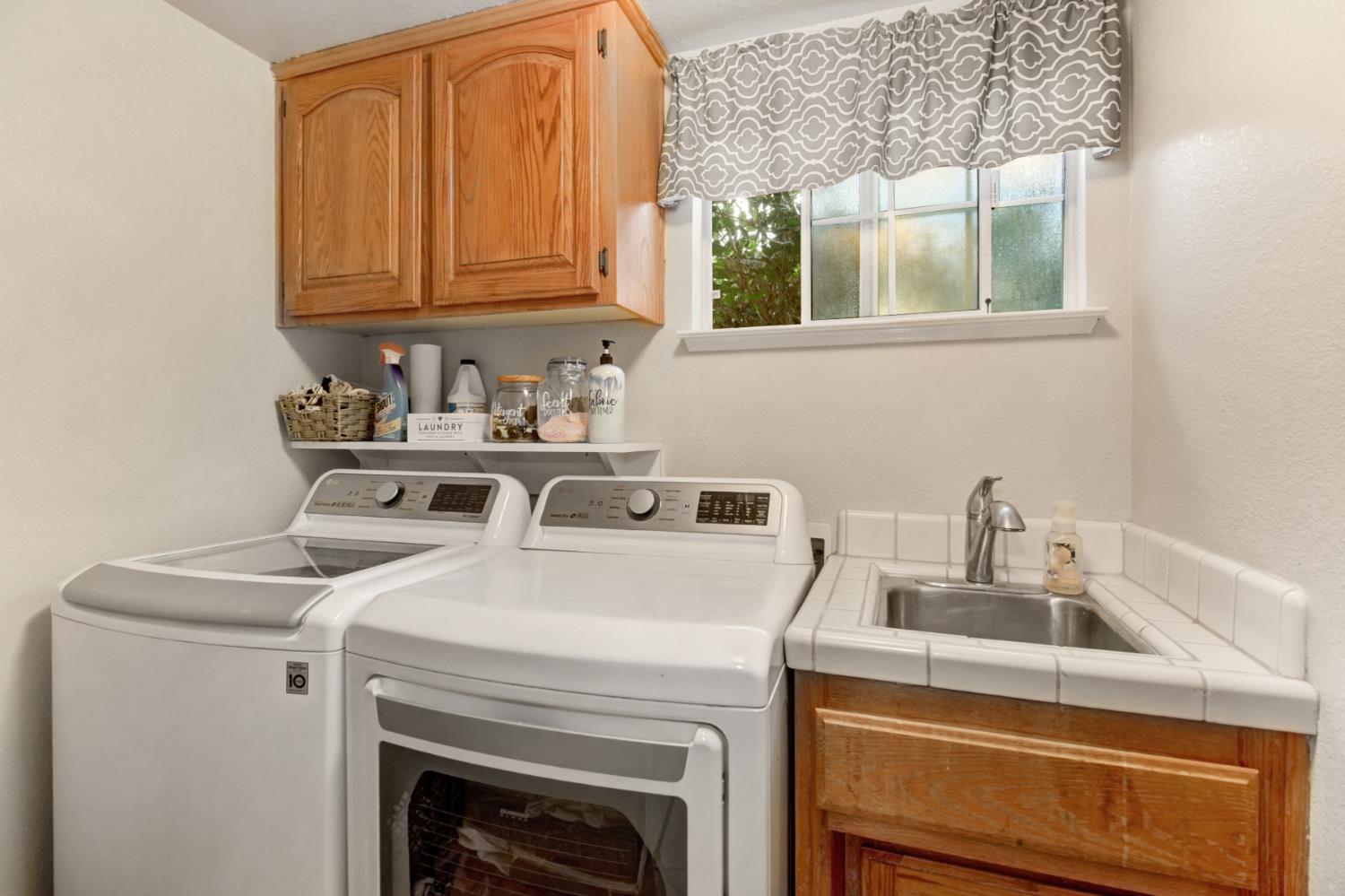 Elk Grove, California, 95624, United States, 4 Bedrooms Bedrooms, ,4 BathroomsBathrooms,Residential,For Sale,1987629